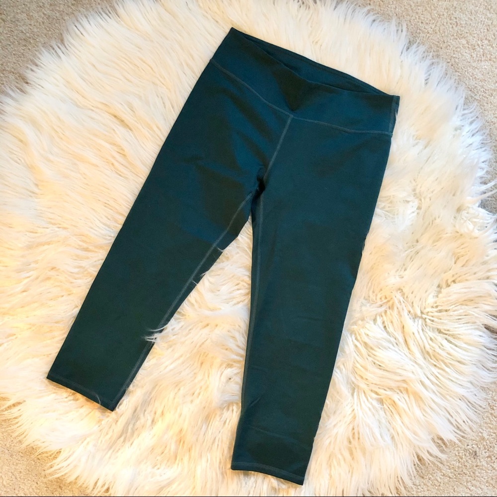 Fabletics mid-rise powerhold Capri legging